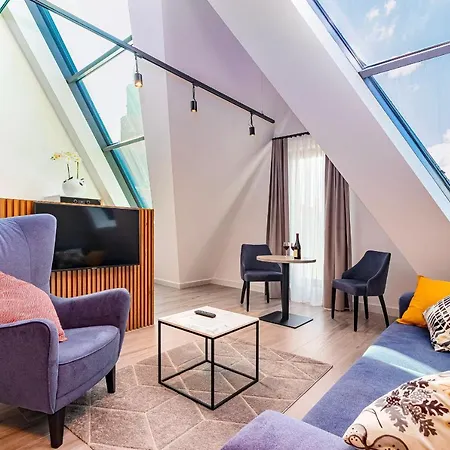 Odrzanska Old Town Aparthotel 4*