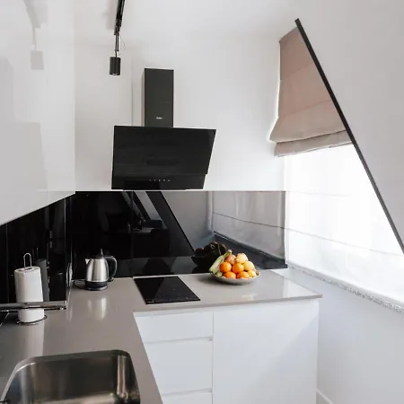 Aparthotel Odrzanska Old Town 4*