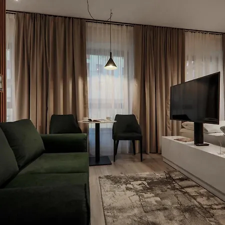 Odrzanska Old Town Aparthotel 4*