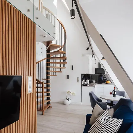 아파트호텔 Odrzanska Old Town 4*