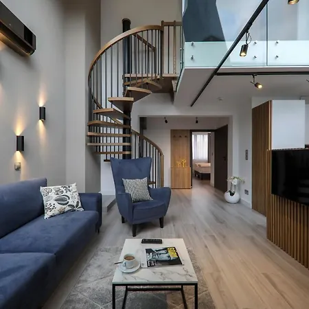 Odrzanska Old Town 아파트호텔 4*