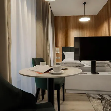 Ξενοδοχείο με διαμερίσματα Odrzanska Old Town 4*